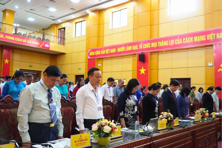 Đại hội dành một phút mặc niệm để tưởng nhớ Cố Tổng Bí Thư Nguyễn Phú Trọng. 143.jpg