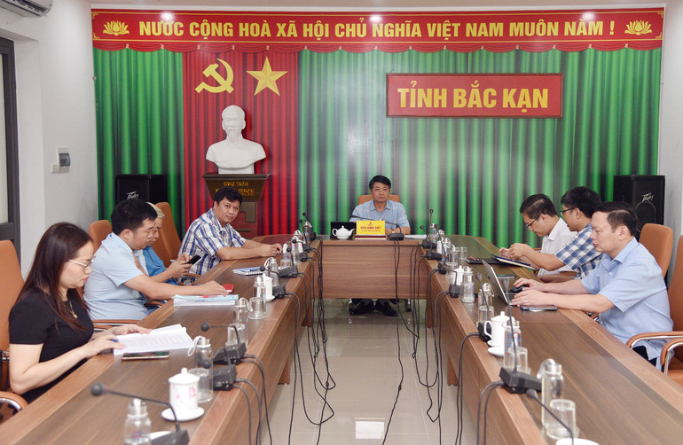 Các đại biểu dự họp tại điểm cầu tỉnh Bắc Kạn. z5582432747138_d440c4977abed47796dc34c130cfbf7e.jpg