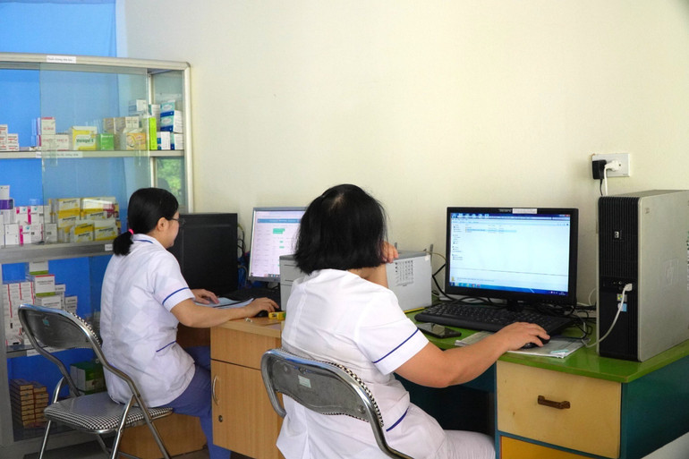 Quản lý hồ sơ, cấp phát thuốc bằng phần mềm. z5624952804292_431d7a96d0c17ecb348ec0ab4373206c.jpg