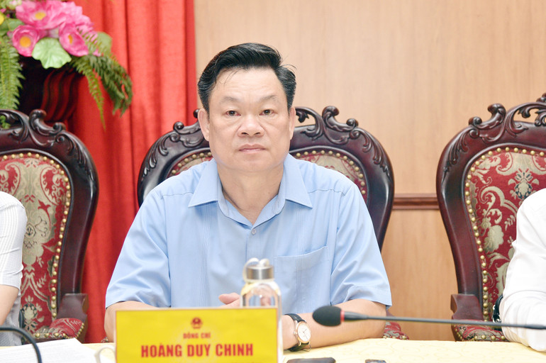 Đồng chí Hoàng Duy Chinh, Ủy viên Ban Chấp hành Trung ương Đảng, Bí thư Tỉnh ủy, Trưởng đoàn ĐBQH tỉnh Bắc Kạn dự họp. TT 3.jpg