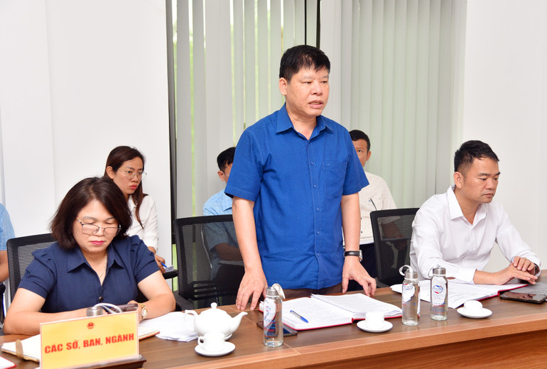 Lãnh đạo Sở Tài nguyên và Môi trường báo cáo các nội dung liên quan tại buổi làm việc. Thanh tra CP 1.jpg