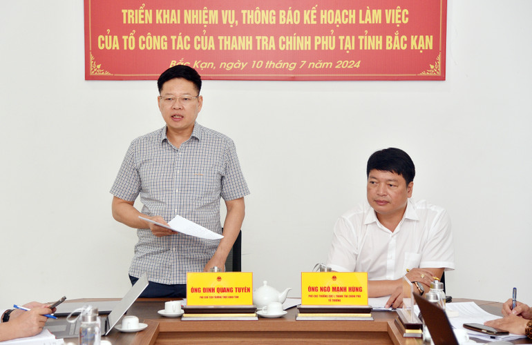 Phó Chủ tịch Thường trực UBND tỉnh Đinh Quang Tuyên phát biểu tại buổi làm việc. Thanh tra CP 2.jpg