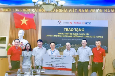 Quỹ Tâm Tài Việt trao 200 triệu đồng hỗ trợ ngành Giáo dục Bắc Kạn