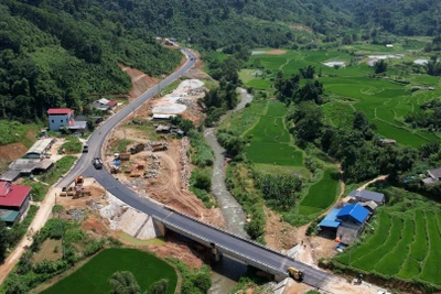 Giao thông kết nối, “đòn bẩy” phát triển bền vững