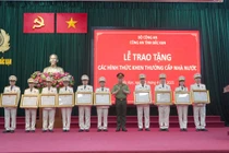Công an tỉnh Bắc Kạn: Trao tặng các hình thức khen thưởng cấp Nhà nước