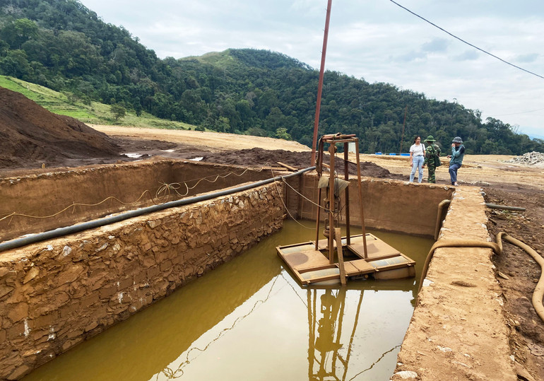 Mỏ khai thác quặng sắt ở Bản Phắng, xã Trung Hòa, huyện Ngân Sơn sử dụng hệ thống tuần hoàn nước để phục vụ sản xuất. 654567.jpg