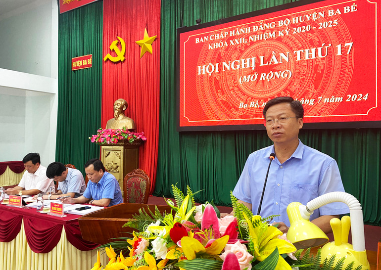 Đồng chí Phạm Duy Hưng, Ủy viên Ban Thường vụ Tỉnh ủy, Phó Chủ tịch UBND tỉnh phát biểu chỉ đạo tại Hội nghị. 2.jpg