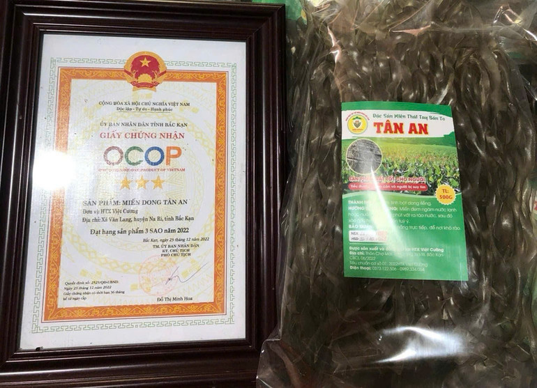 Sản phẩm miến dong Tân An OCOP 3 sao năm 2022. z5956684616237-6075b1e1520e9ca25bd8dc419e726cd4-9945-4171.jpg