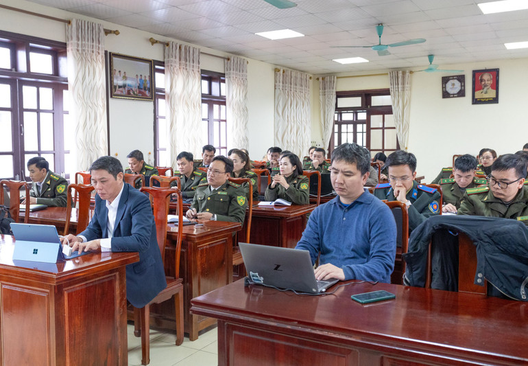 Công chức, viên chức tham gia buổi tập huấn. tin-2.jpg