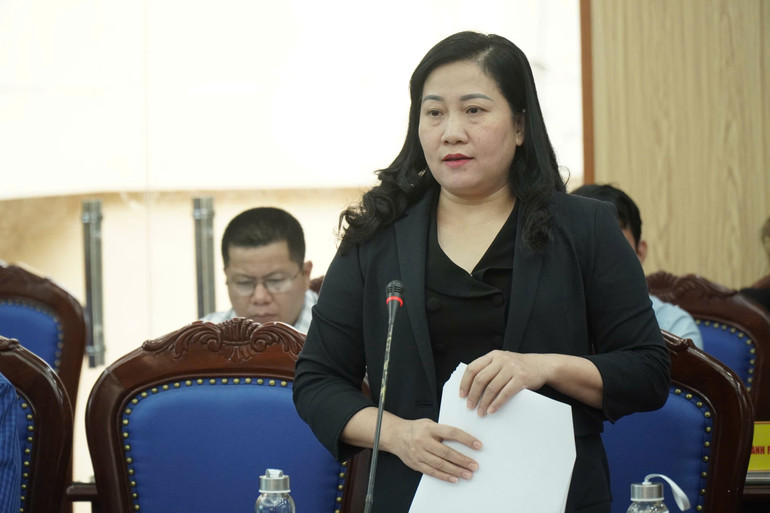 Đồng chí Đỗ Thị Minh Hoa, Chủ tịch Ủy ban MTTQ Việt Nam tỉnh Bắc Kạn đề xuất cần nghiên cứu thêm phương thức xúc tiến thương mại. chi-hoa.jpg