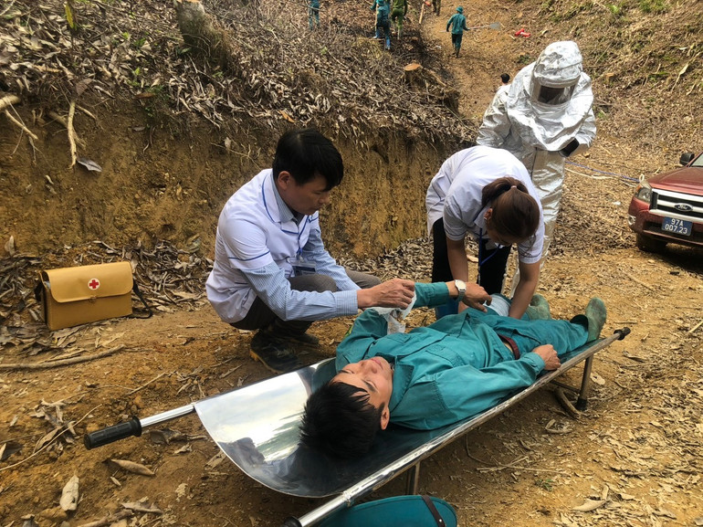 Sơ cứu người bị thương khi làm nhiệm vụ chữa cháy. dien-1.jpg