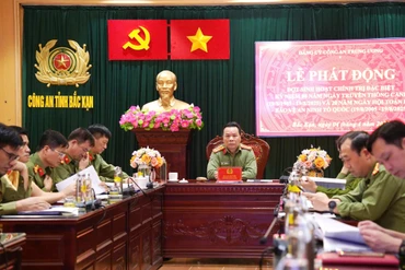 Phát động đợt sinh hoạt chính trị đặc biệt kỷ niệm 80 năm Ngày truyền thống Công an nhân dân