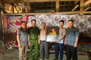 Vững vàng, kiên định con đường chủ nghĩa xã hội, kiên quyết, kiên trì vượt qua những trở ngại