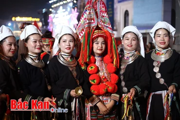 [Trực tiếp] LỄ HỘI CARNAVAL ĐƯỜNG PHỐ "BẮC KẠN LUNG LINH SẮC MÀU"