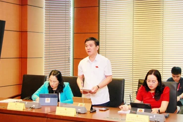 Quốc hội thảo luận tại Tổ về một số dự án luật và dự thảo nghị quyết