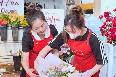 Điện Hoa Tú Oanh: Bệ phóng vững chắc cho giấc mơ khởi nghiệp từ hoa tươi
