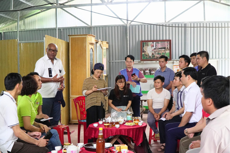 Đoàn công tác thăm, làm việc tại Hợp tác xã nông lâm tổng hợp Địa Linh (Ba Bể). 03.jpg