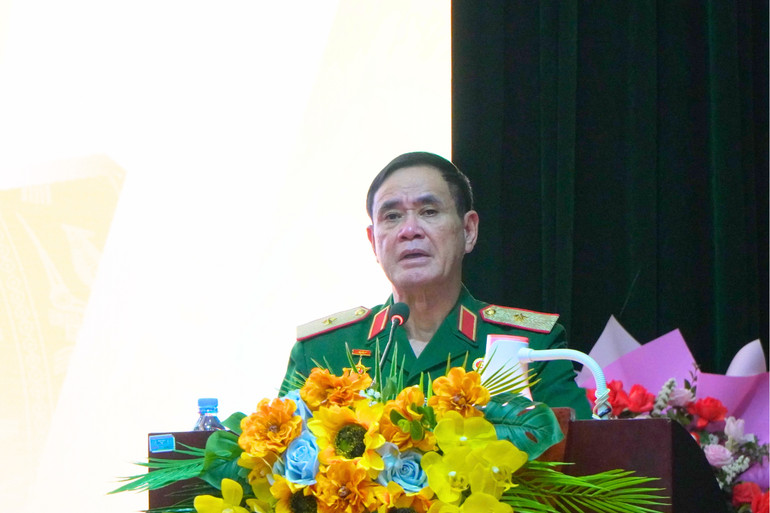 Thiếu tướng Triệu Văn Ngô, Chủ tịch Hội Cựu Chiến binh tỉnh phát biểu tại hội nghị. 03.jpg