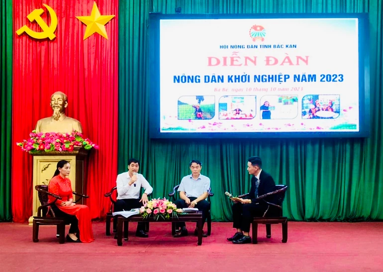 Đại diện lãnh đạo các sở, ngành chia sẻ tại Diễn đàn "Nông dân khởi nghiệp" năm 2023.