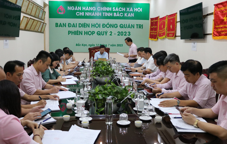 Quang cảnh Phiên họp.
