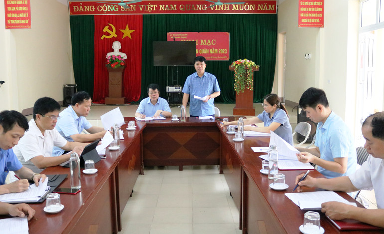 Đoàn giám sát làm việc với UBND xã Thanh Thịnh.