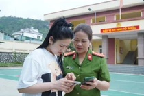 Công an Bắc Kạn hỗ trợ Nhân dân góp ý Hiến pháp