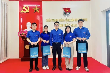 04 đại biểu Bắc Kạn dự Đại hội Thanh niên tiên tiến làm theo lời Bác toàn quốc