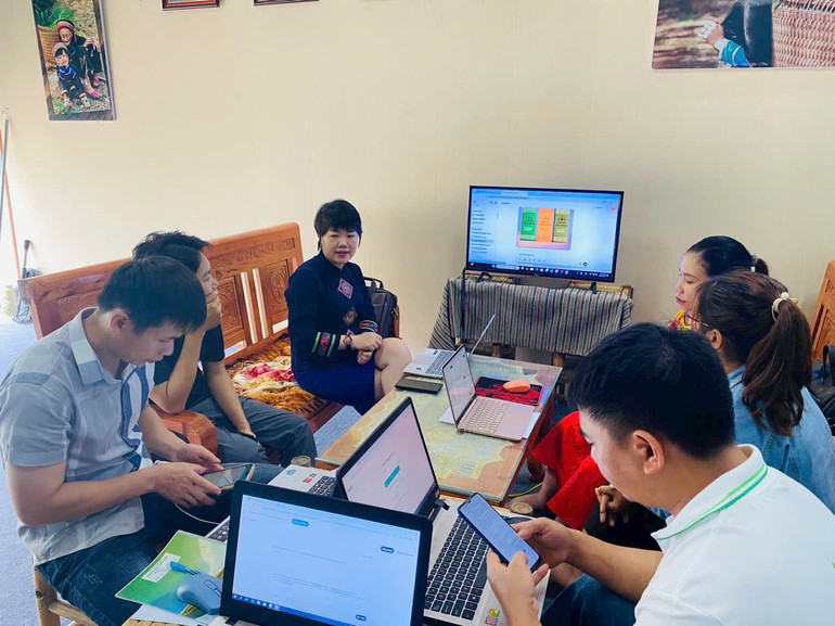 Кооператив Yen Duong применяет цифровую трансформацию во взаимодействии с партнерами и клиентами. z6737124400485-dd34501aa605bd7085bc868bd8568d2f.jpg