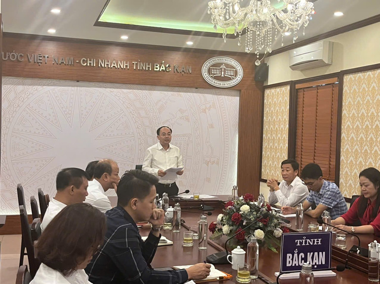 Ông Nguyễn Đăng Bình, Phó Bí thư Tỉnh ủy, Chủ tịch UBND tỉnh phát biểu tại Hội nghị triển khai các giải pháp tín dụng ngân hàng hỗ trợ doanh nghiệp, người dân bị ảnh hưởng bởi cơn bão số 3. z5851899441671_cb5c31529c5c81537598b0b074bf6061.jpg
