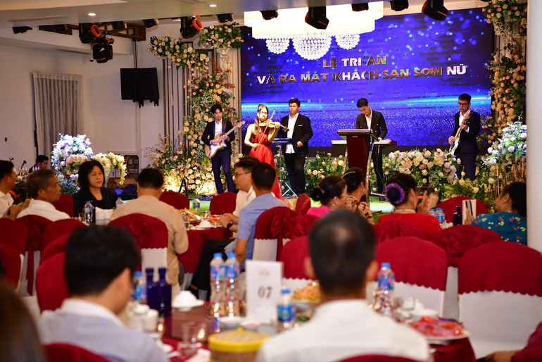 Lễ khai trương Khách sạn Sơn Nữ và tri ân khách hàng của Công ty TNHH Thái Sơn. z5709687559986_af64c51fb98c3172244f9037ba4dfafc.jpg