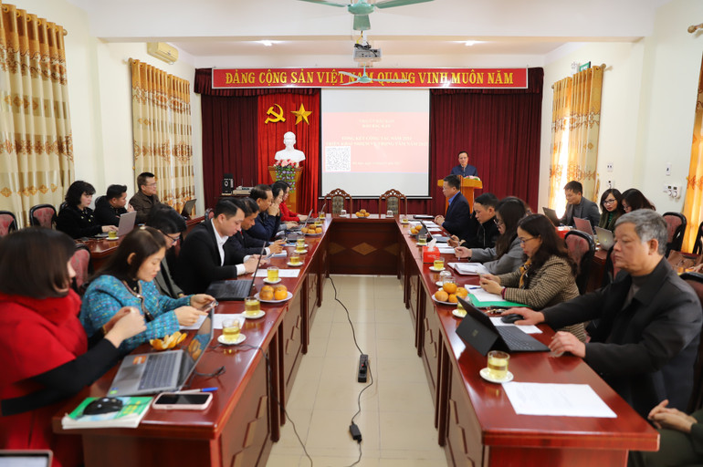 Đồng chí Đồng Văn Lưu, Tỉnh ủy viên, Phó Chủ tịch HĐND tỉnh phát biểu tại Hội nghị tổng kết Báo Bắc Kạn. img-1570.jpg
