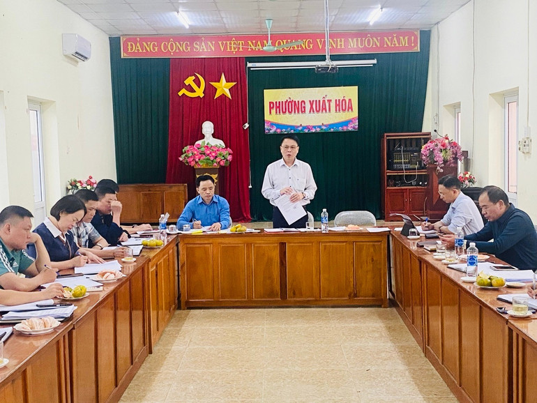 Ông Vũ Quang Huy, Trưởng ban Pháp chế, HĐND thành phố Bắc Kạn phát biểu tại buổi giám sát tại UBND phường Xuất Hóa (TP. Bắc Kạn). z6013365205326-3c4d133b834016d84eae4f74d124bfc2.jpg