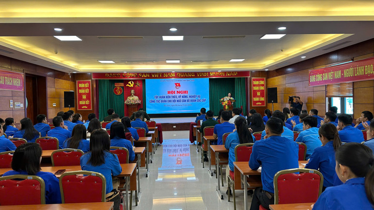 Quang cảnh Hội nghị tập huấn. z6003245496031-1f98fd1b9ee54548e439fa192c81fa9c.jpg