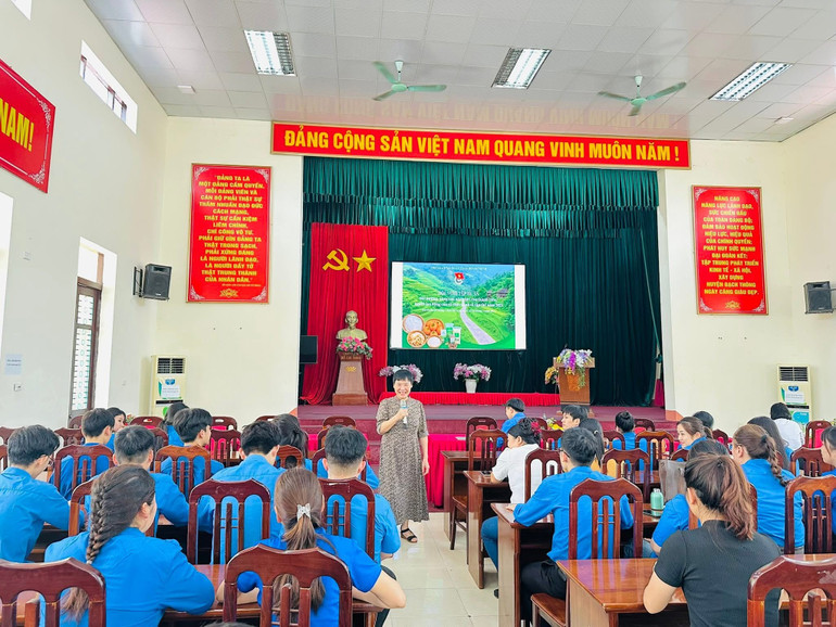 សន្និបាតនៅស្រុកបាចថុង។ img-6559.jpg