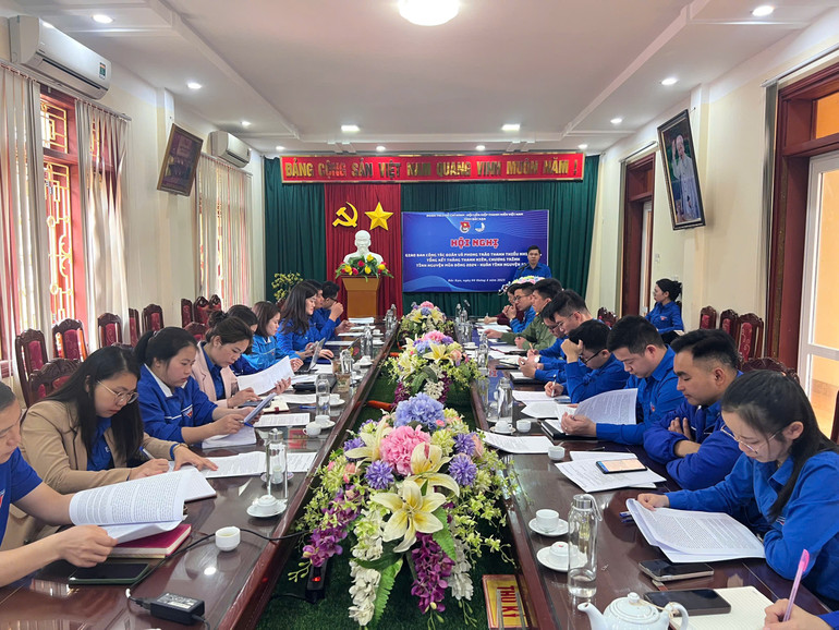 Toàn cảnh hội nghị. z6472810359698-7aad6d6c5fe3ffd60752c2bf40b2832f.jpg
