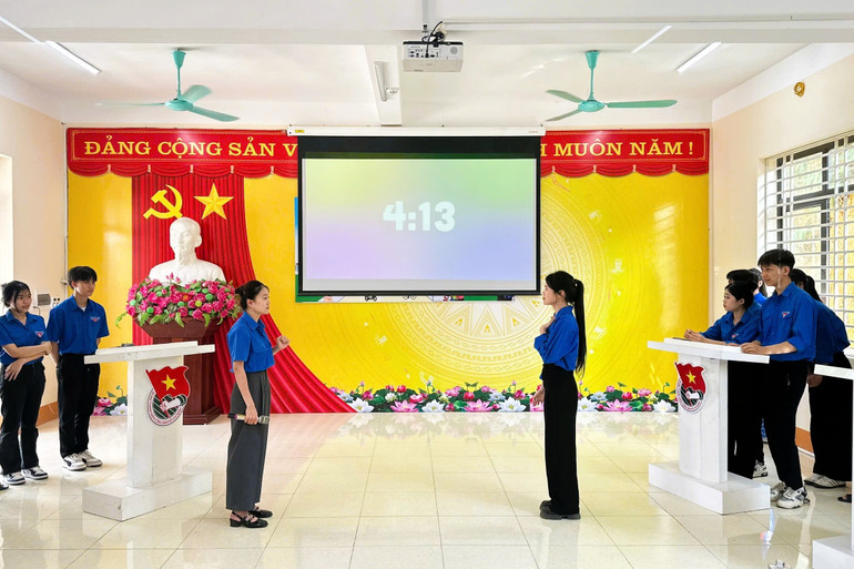 Đội thi “Ký ức giao thông” tại phần thi "Hiểu ý đồng đội". anh.jpg