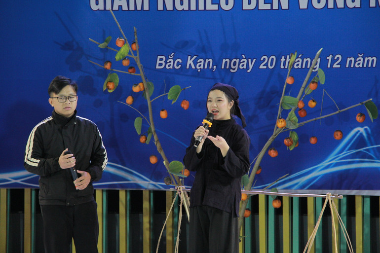 Phần thi tiểu phẩm của Huyện đoàn Na Rì. z6178697146020-779e61957b513dd72f70294faa2040e9.jpg