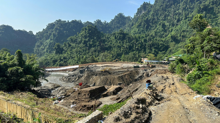 Quang cảnh bãi chứa quặng đuôi đang trong quá trình khắc phục.