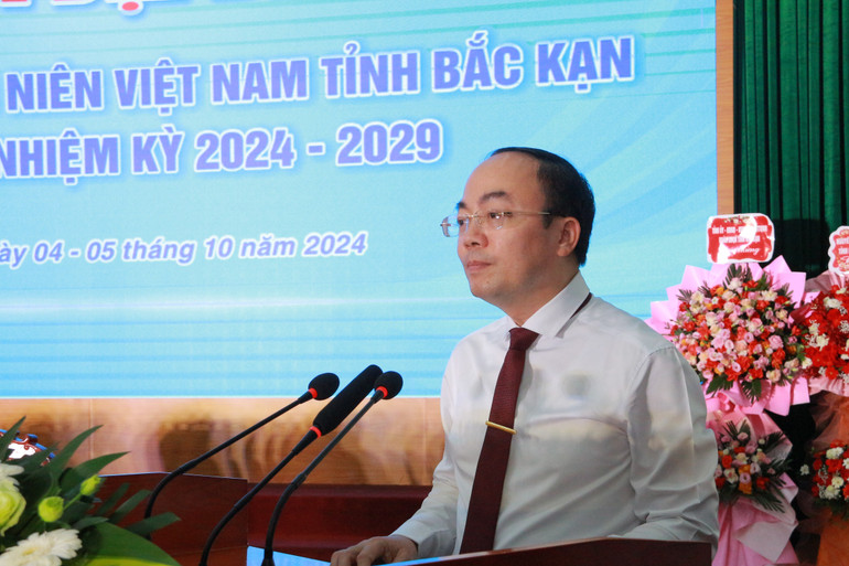 Đồng chí Nguyễn Đăng Bình, Phó Bí thư Tỉnh ủy, Chủ tịch UBND tỉnh phát biểu chỉ đạo tại Đại hội. img-3944-3099.jpg