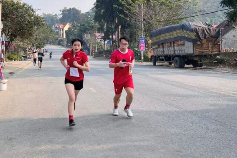 HSSV tham gia giải chạy việt dã. thiet-ke-chua-co-ten-9.jpg