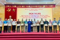 Chợ Đồn: Khen thưởng 52 người có uy tín, trưởng thôn và điển hình tiên tiến 