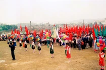 Lễ mít tinh thành lập tỉnh Bắc Kạn năm 1997 (Ảnh tư liệu)