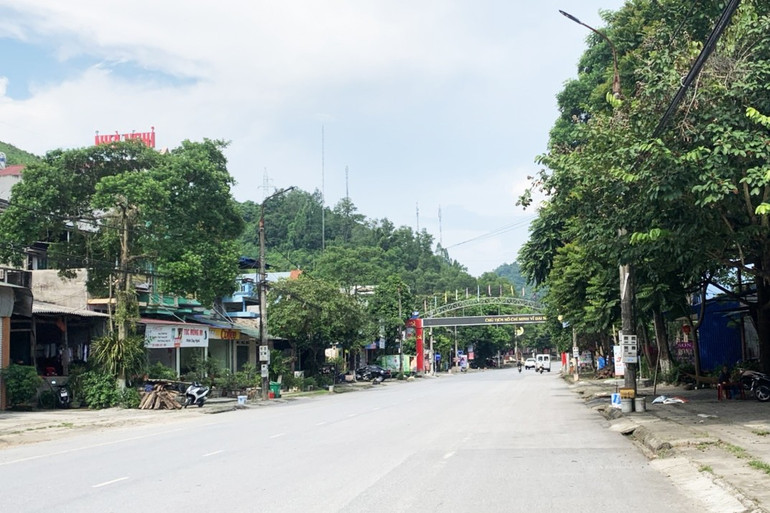 Tuyến đường nội thị thị trấn Đồng Tâm (huyện Chợ Mới). thi-tran-dong-tam-3c783f80c10f.jpg
