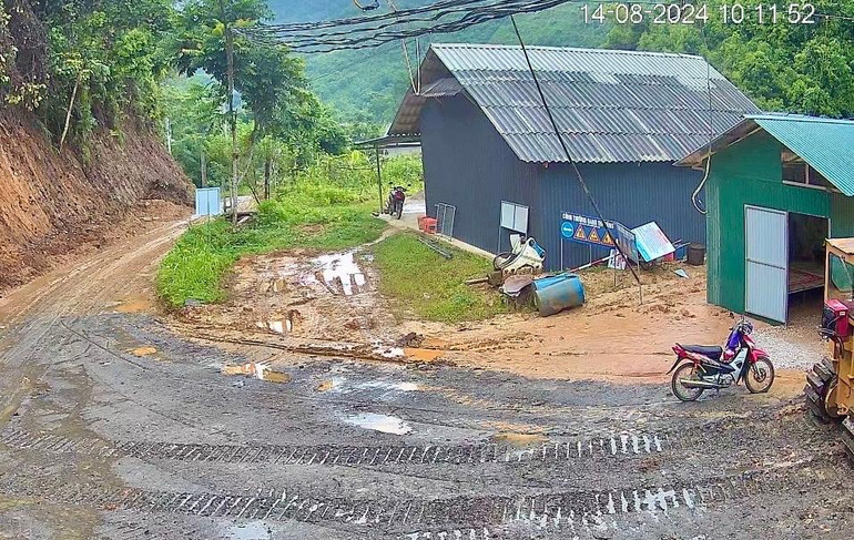 Tuyến đường liên xã Quảng Bạch - Bản Thi vừa khởi công xây dựng, phấn đấu hoàn thành vào tháng 5/2025. Ảnh QB.jpg