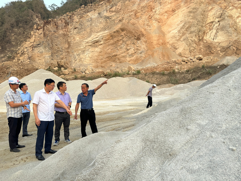 Công ty cổ phần Hồng Hà luôn đổi mới công nghệ, đáp ứng nhu cầu thị trường về sản xuất vật liệu xây dựng. Cuối năm 2024, Công ty đã đầu tư dây chuyền nghiền cát hiện đại. img-0234.jpg