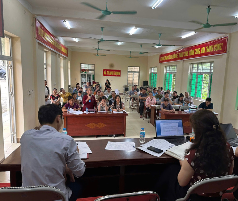 Trung tâm Phát triển Quỹ đất thành phố Bắc Kạn và UBND huyện Chợ Mới tổ chức họp với người dân xã Thanh Thịnh về những vướng mắc trong GPMB tuyến cao tốc Chợ Mới - Bắc Kạn. img-1547.jpg