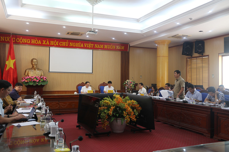 Quang cảnh cuộc họp. IMG_7295.JPG