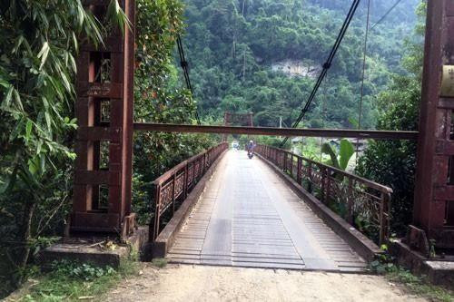 Cầu treo Pác Ngòi sẽ được nâng cấp, sửa chữa để phục vụ nhu cầu đi lại tốt hơn. images2690797_IMG_2391.jpg