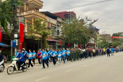 Các VĐV tham gia chạy Olympic cự ly 1.000m.