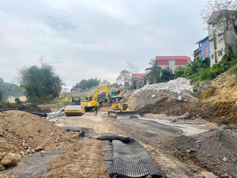Hạ tầng được địa phương chú trọng đầu tư góp phần tạo diện mạo nông thôn mới. 55.jpg